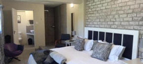1-On-Scott Garden Suites